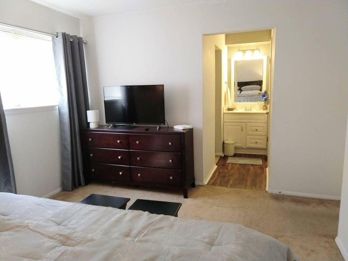 Desirable Condo In Central 罗利 外观 照片